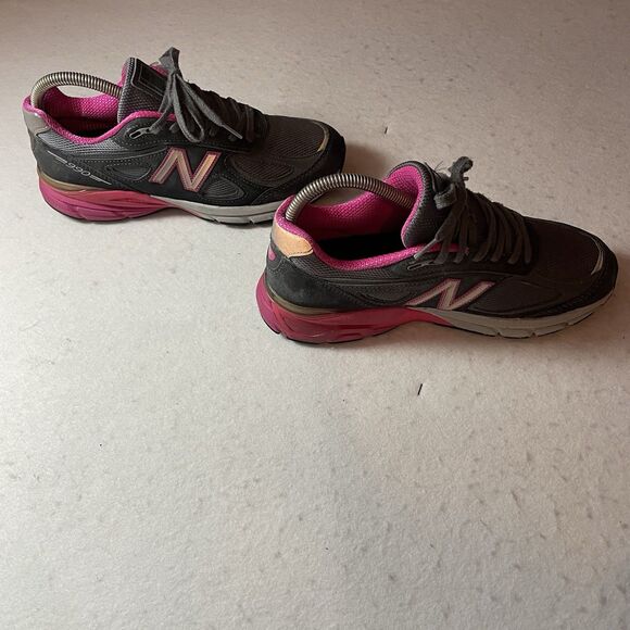 New Balance 990 V4 Running Shoes Sneakers Women's Size 9 D W990GP4 Gray Pink - Picture 2 of 9
